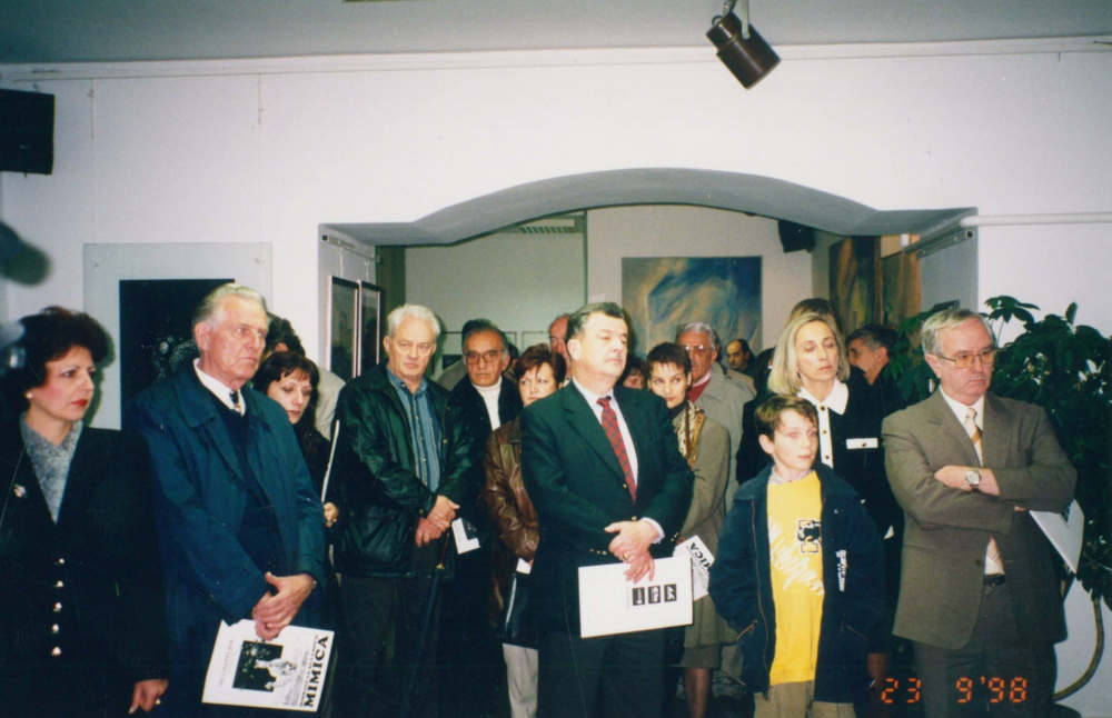 Painter Mimica Kulenovic's exhibition of the 'Scream' pictorial cycle in Sarajevo, 1998. 