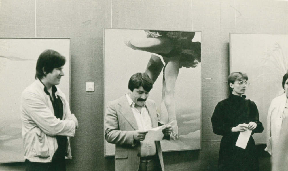Picture of painter Mihridžan Kulenovic Mimica, at an exhibition of the 'Transience of time' pictorial cycle in the 1980s.